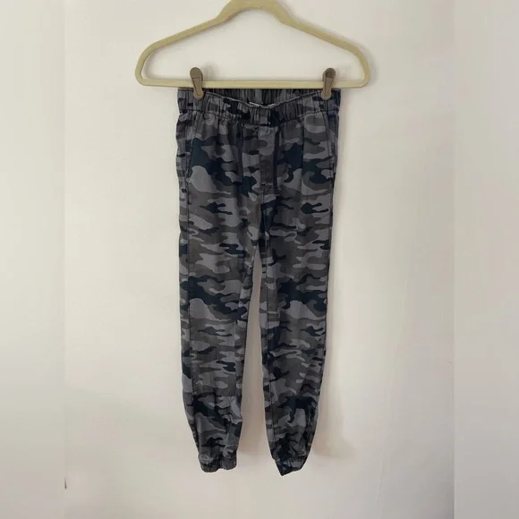 GAP kids black camo size Large (10-11) joggers - Picture 1 of 7